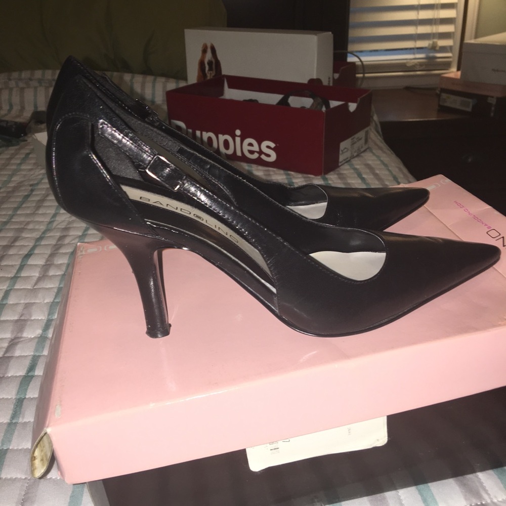 Black Heels, With Peep 👀 Through Side 😎